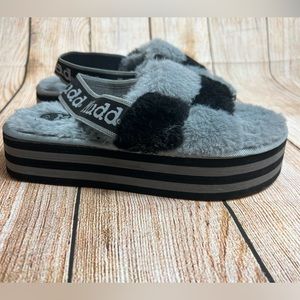 Women’s MUDD Stormy Open Toe Fuzzy Sandals Slippers Size 8